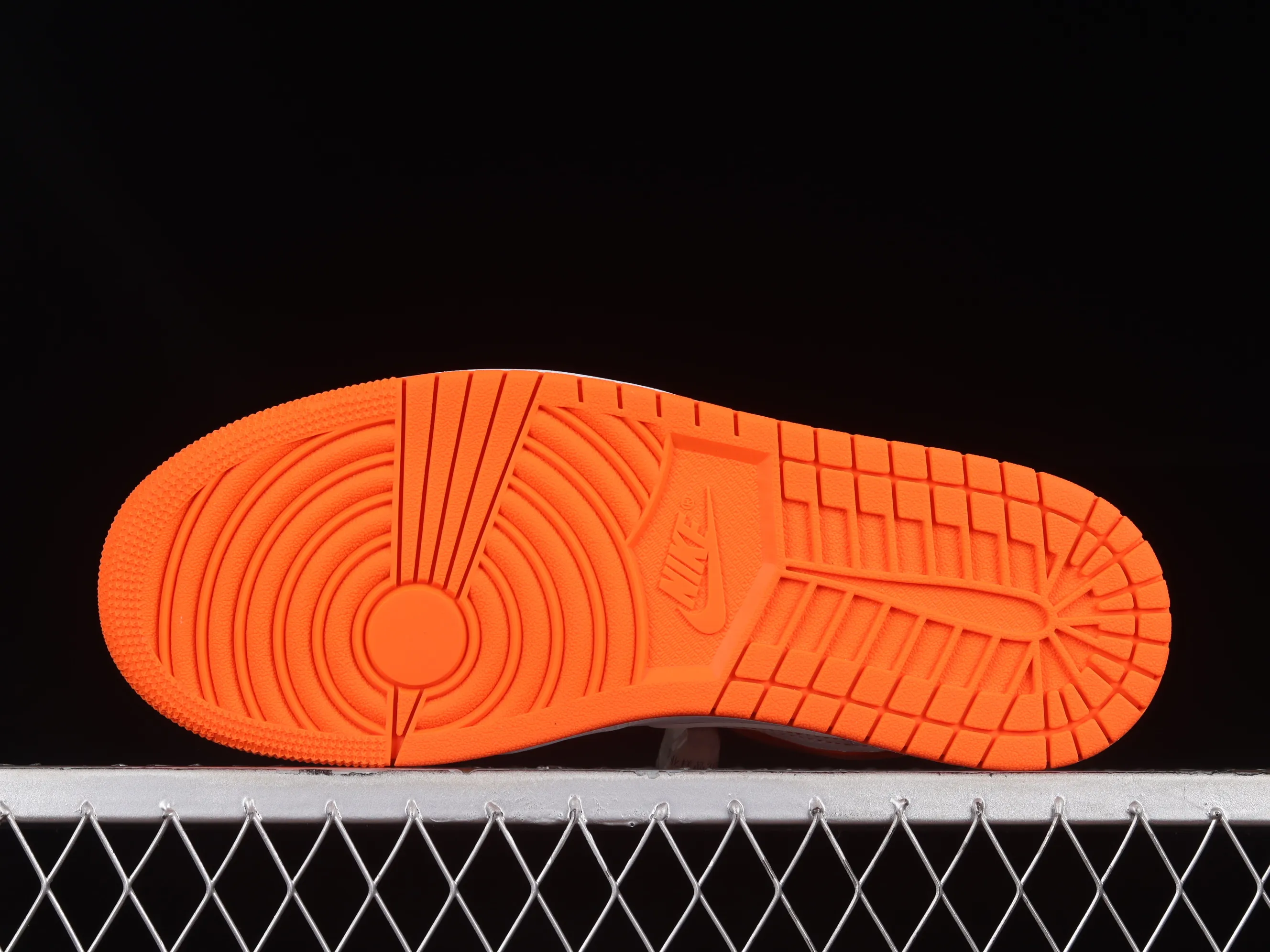 All categories Air Jordan Jordan series basketball shoes Air Jordan 1 Mid G version pure original Air Jordan 1 Mid "Surface" AJ1 Joe 1 white and orange small buckle mid-top basketball shoes DM3531-800